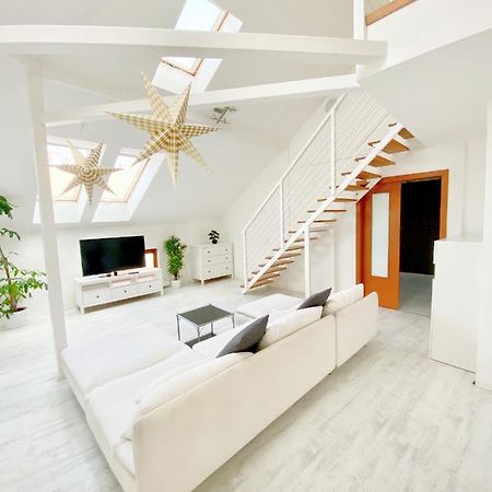 Loft With Rooftop And Free Parking In Garage Budapeste Exterior foto
