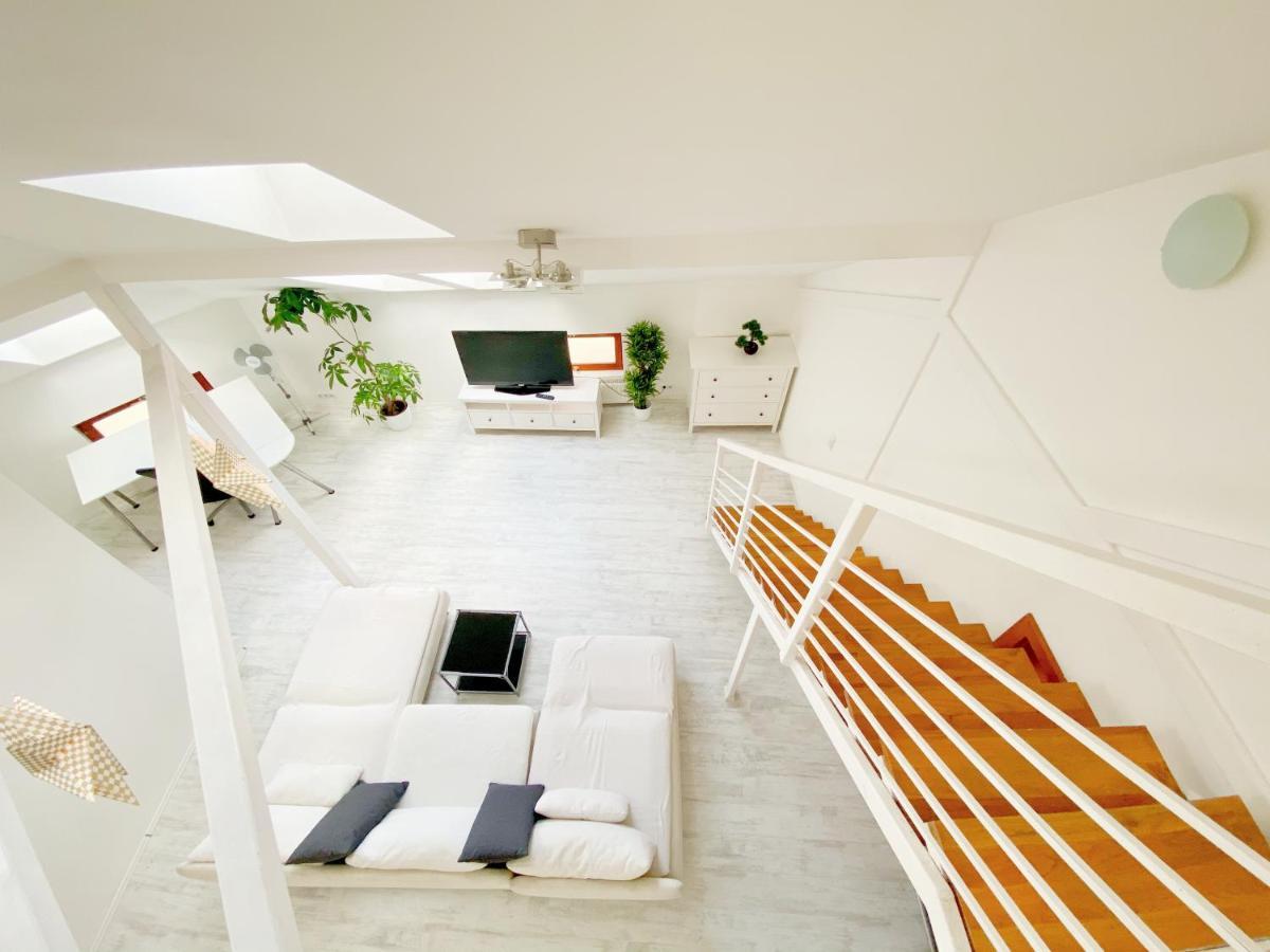 Loft With Rooftop And Free Parking In Garage Budapeste Exterior foto