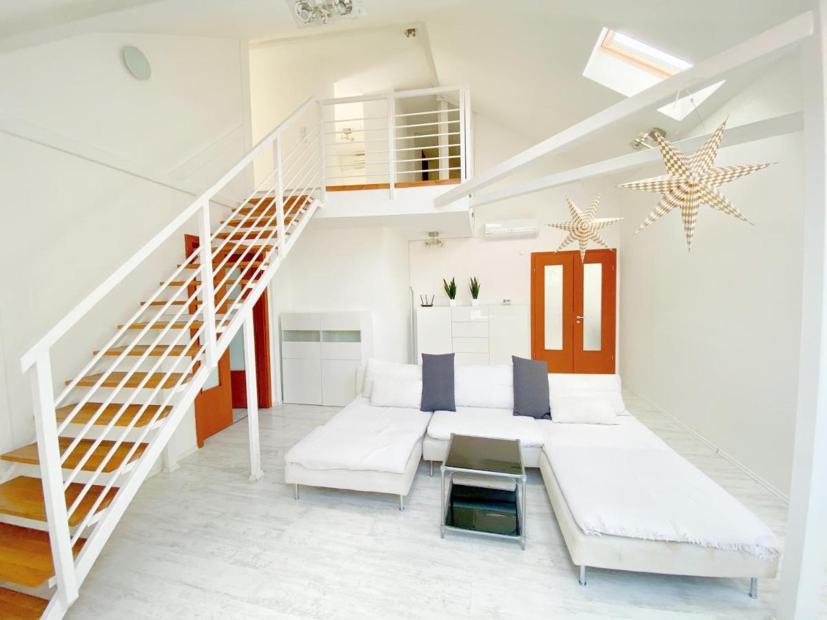 Loft With Rooftop And Free Parking In Garage Budapeste Exterior foto