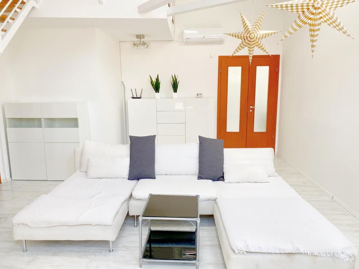 Loft With Rooftop And Free Parking In Garage Budapeste Exterior foto
