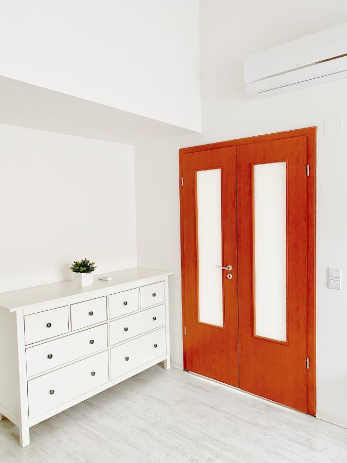 Loft With Rooftop And Free Parking In Garage Budapeste Exterior foto